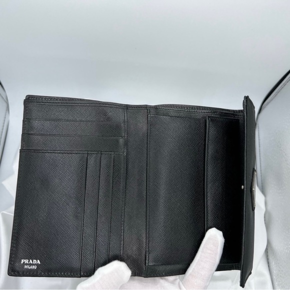 ULTIMATE PRADA Wallet + Key Holder Combo. EXCELLENT CONDITION - Picture 5 of 11